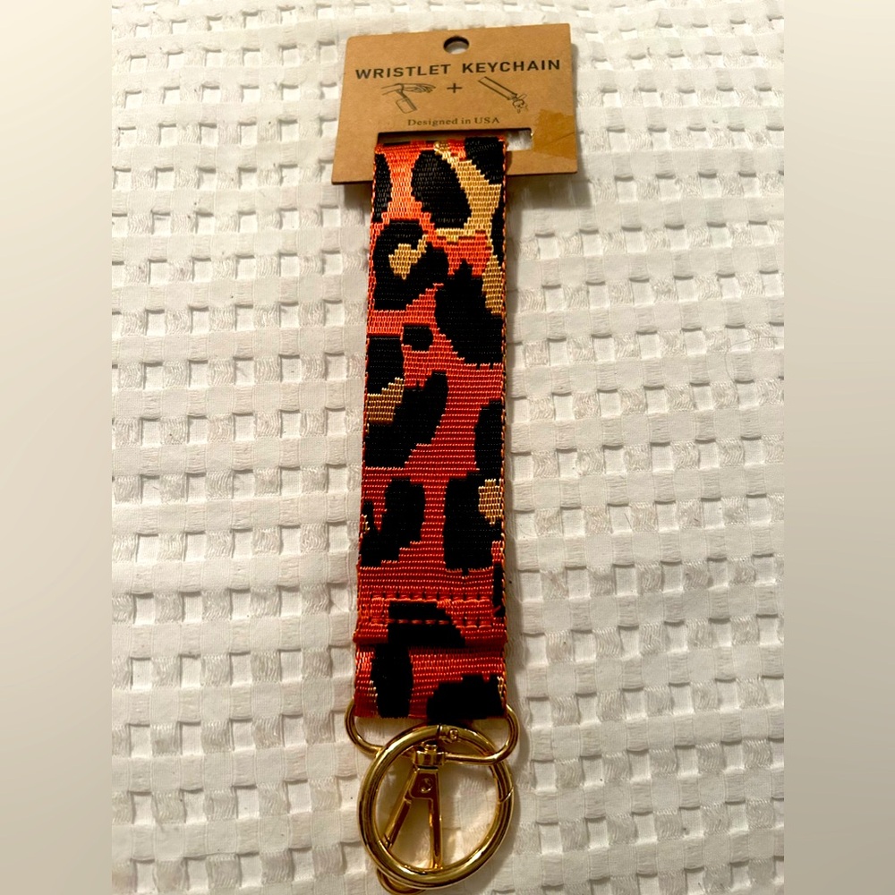 Wristlet key chain holder
